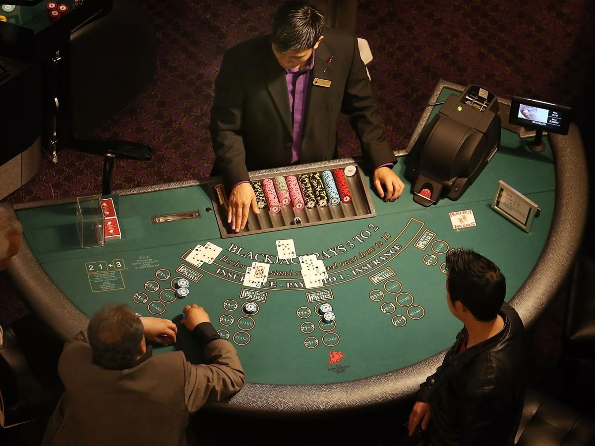 Fortune Max کیسینو میں پوکر گیمز